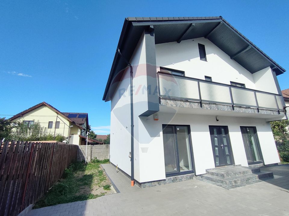 Casă cu 3 camere de vânzare în zona Turnisor