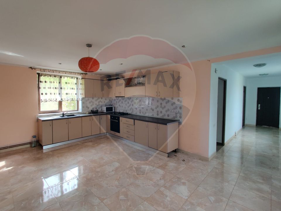 4 room House / Villa for sale