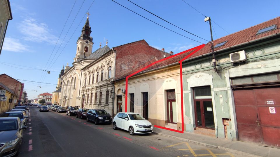 127sq.m Commercial Space for sale, Ultracentral area