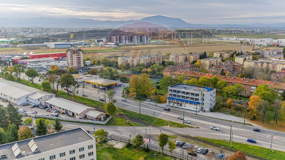 Oportunitate investiție-Clădire cu autorizație hotel și teren BRAȘOV