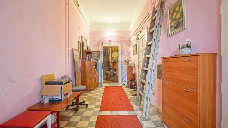 Comision 0% | Garsonieră la casă, curte comună– Matei Basarab