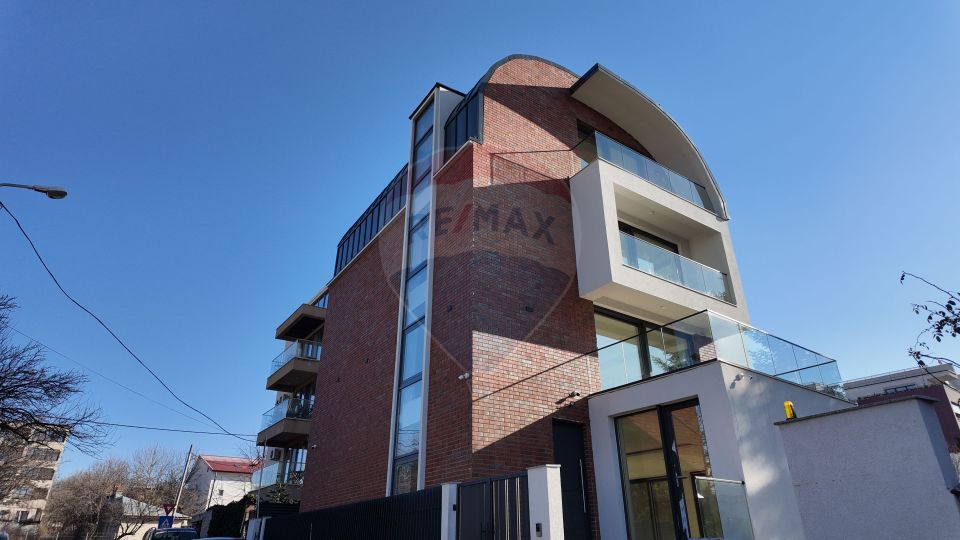 Clădire modernă S+P+2E+M, multiple posibilități de utilizare, Băneasa