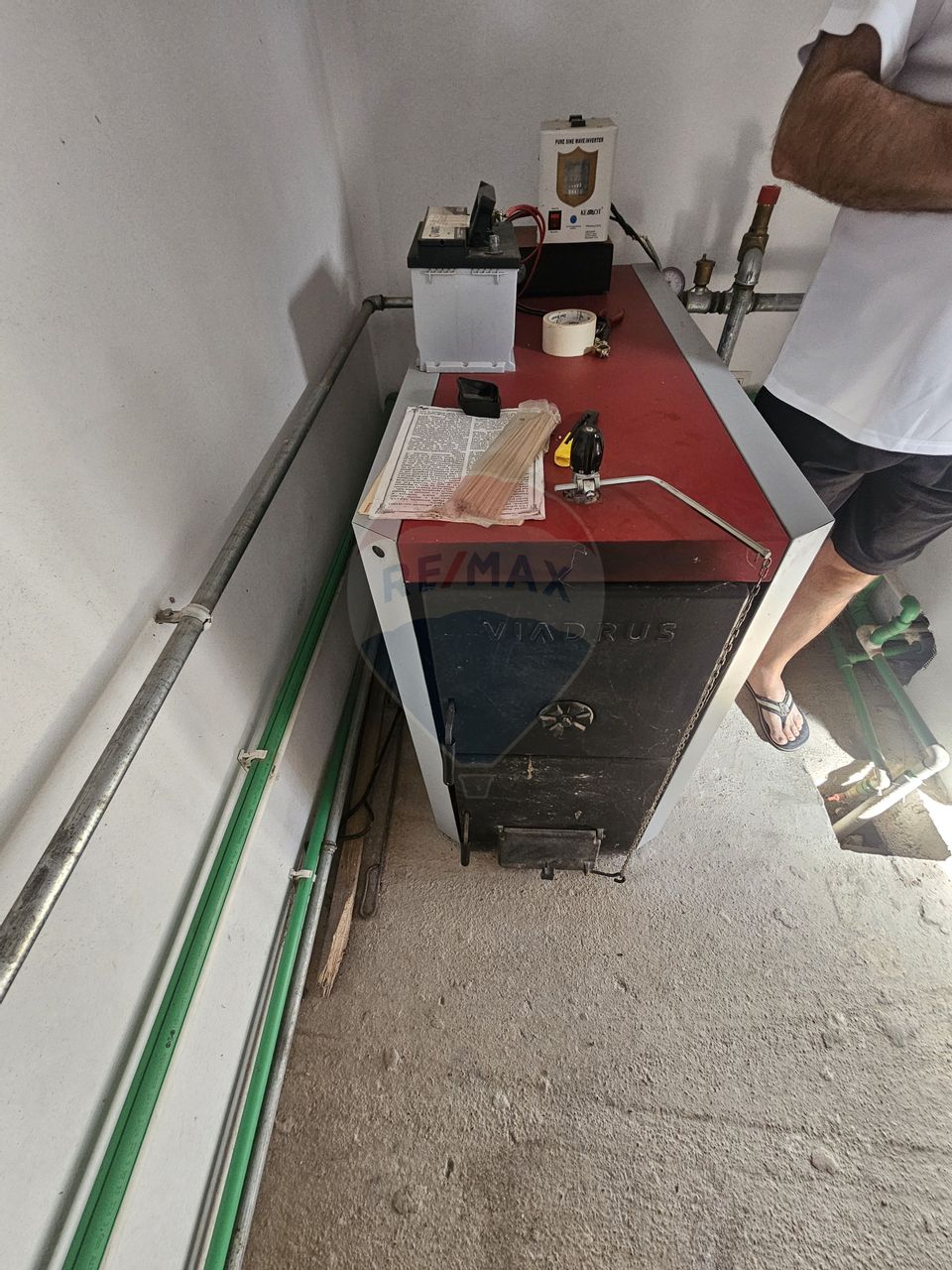 Casă solidă din cărămidă, mobilată, garaj, teren generos – Tarcău