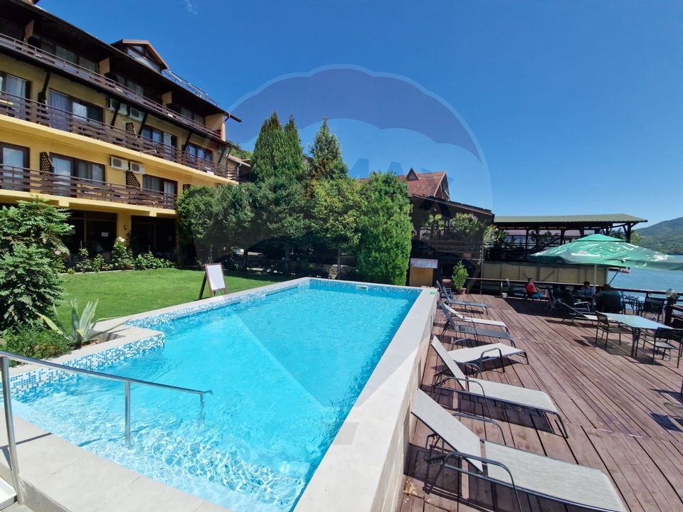 20 room Hotel / Pension for sale