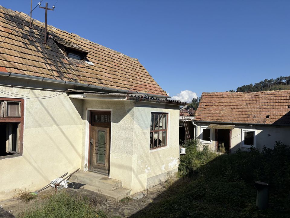 Vânzare sau schimb cu apartament - Casă cu teren 350mp, zona Mosnei