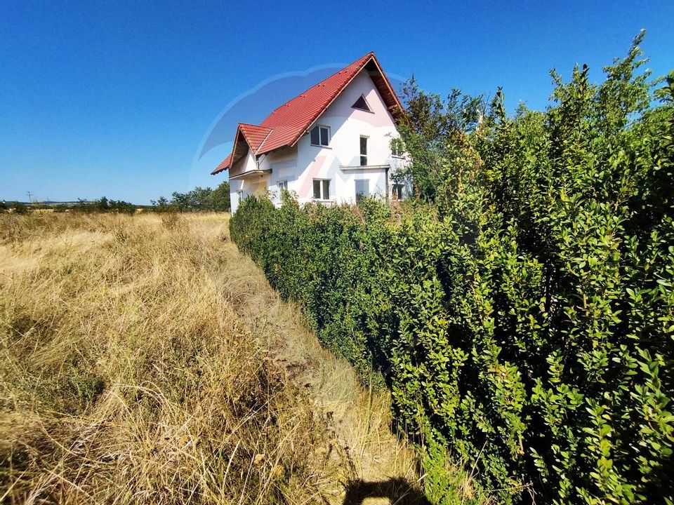 Casă / Vilă cu 5 camere de vânzare Valea Seaca, jud Bacau