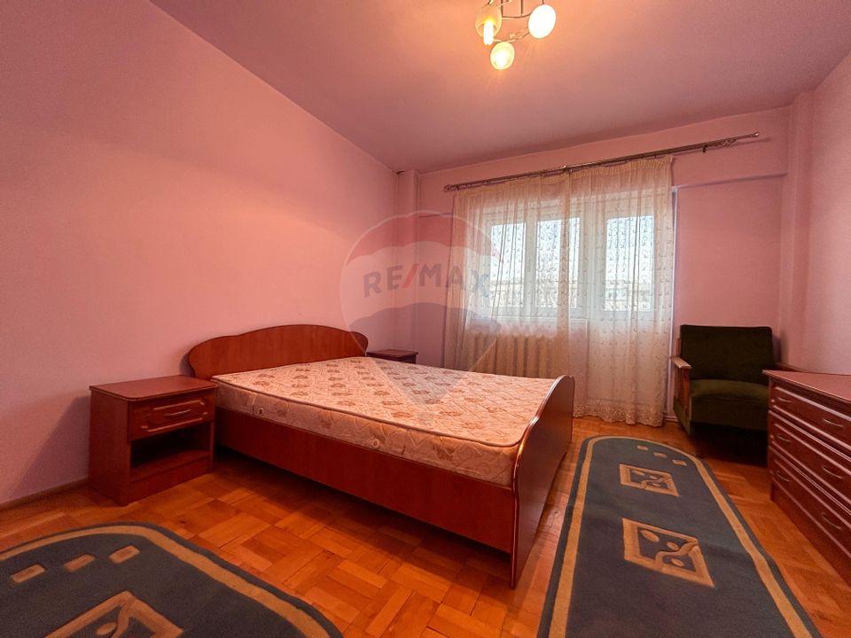 Apartament cu 3 camere de închiriat în zona Calea Severinului