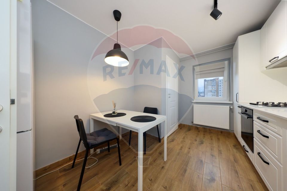 3 room Apartment for rent, Tractorul area