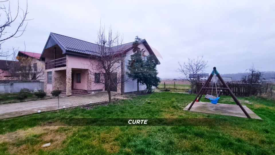 4 room House / Villa for sale