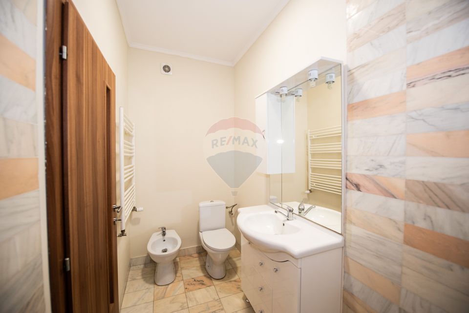 Apartament 3 camere, 97 mp, nemobilat, metrou Eroii Revolutiei