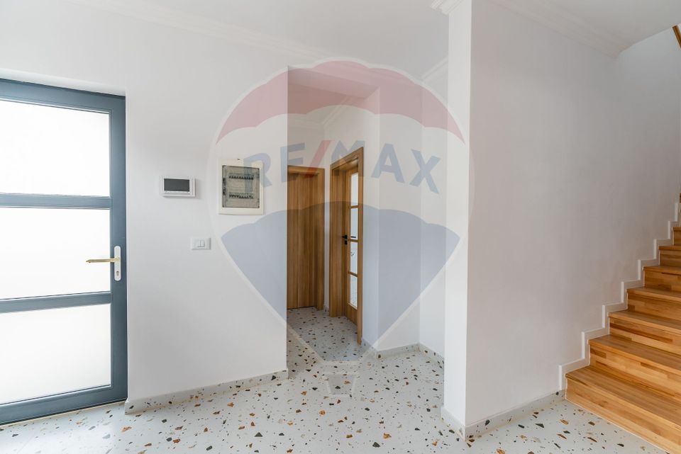 Casă elegantă și spațioasă – în complex privat, zona centrală Arad