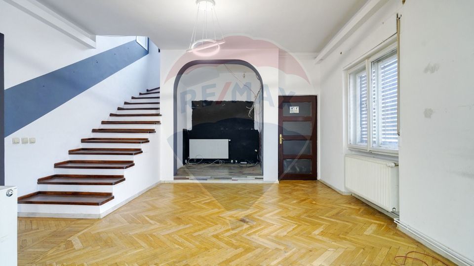 9 room House / Villa for rent, Centrul Civic area