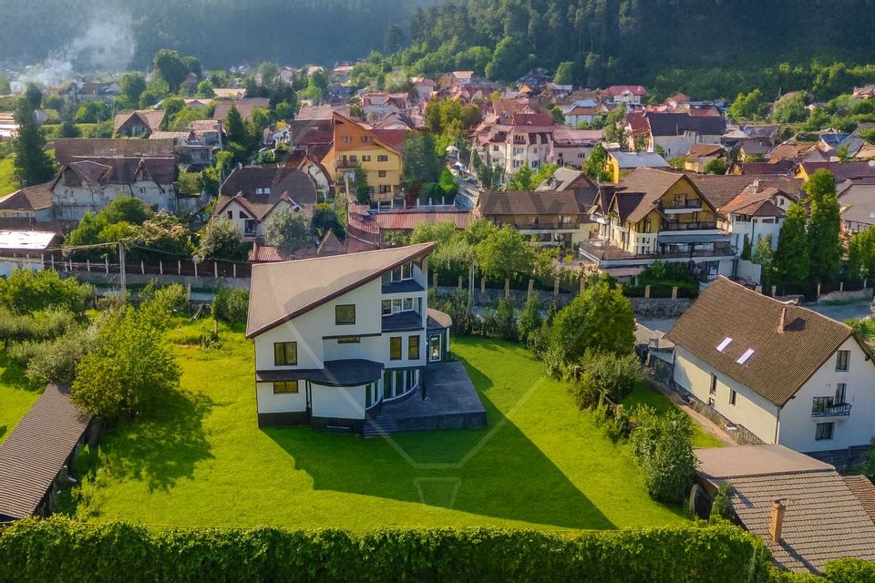 COMISION 0 | CASA LA GATA | TEREN 1322 MP | PISCINA | SAUNA | 5 TERASE