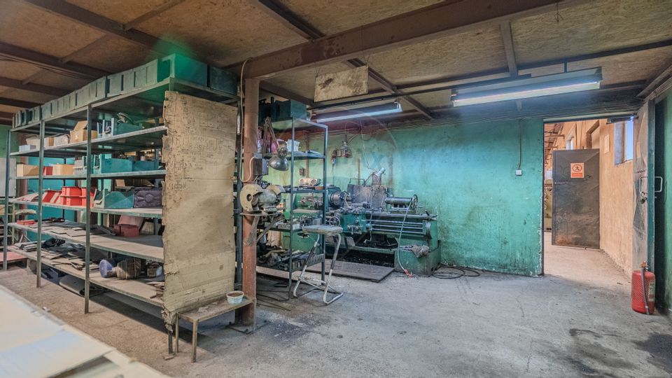 Spațiu industrial de 1,690mp, teren 3800 mp la 2 km de Brașov