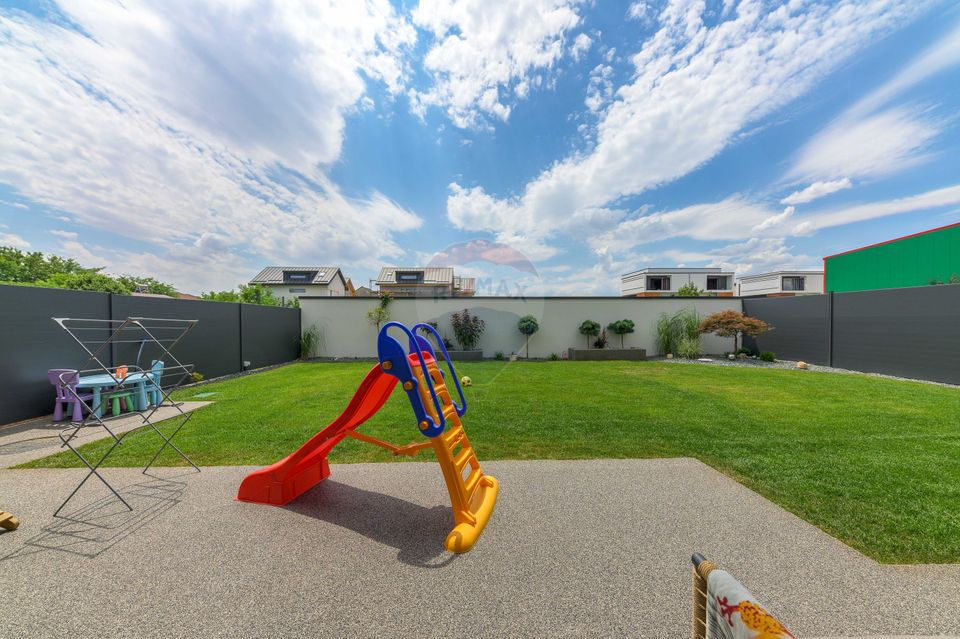 Arhitectură, tehnologie și lifestyle premium într-o vilă spectaculoasă