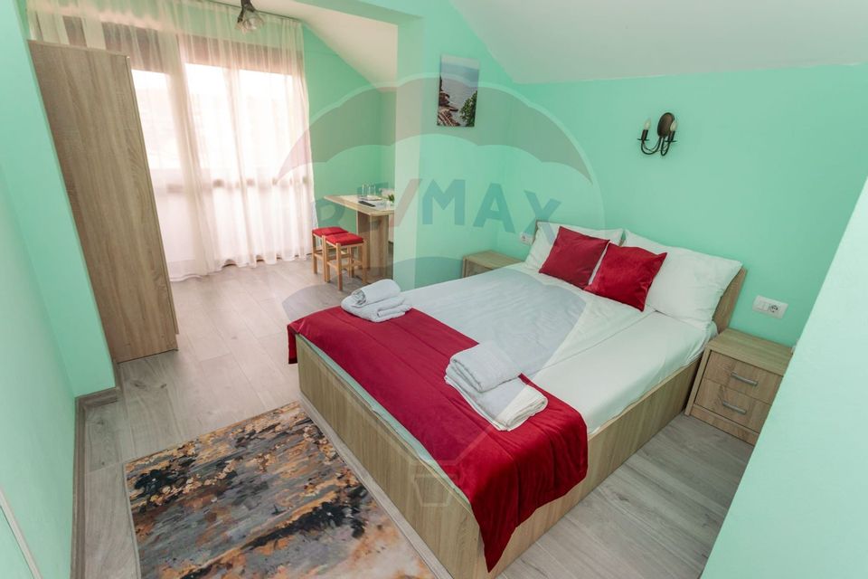 Pensiune agroturistică cu 6 camere + Casă de locuit, de vânzare