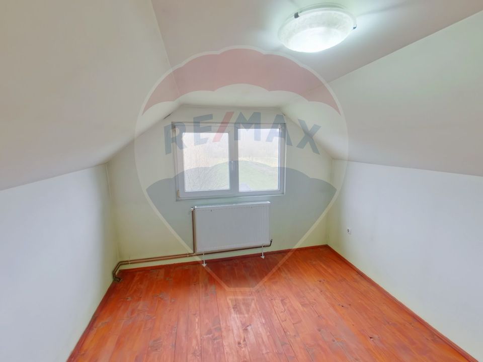 Casă / Vilă cu 3 camere de vânzare in Vadul Izei