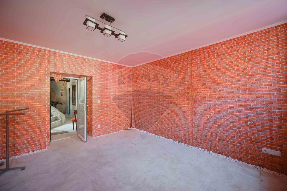 Spațiu comercial de 146 mp, Ultracentral, de Închiriat