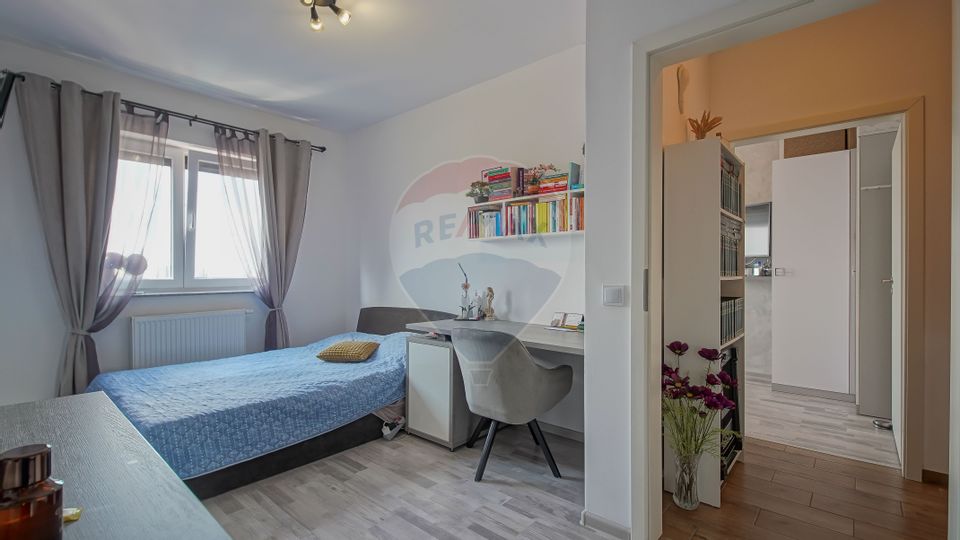 3 room Apartment for sale, Tractorul area