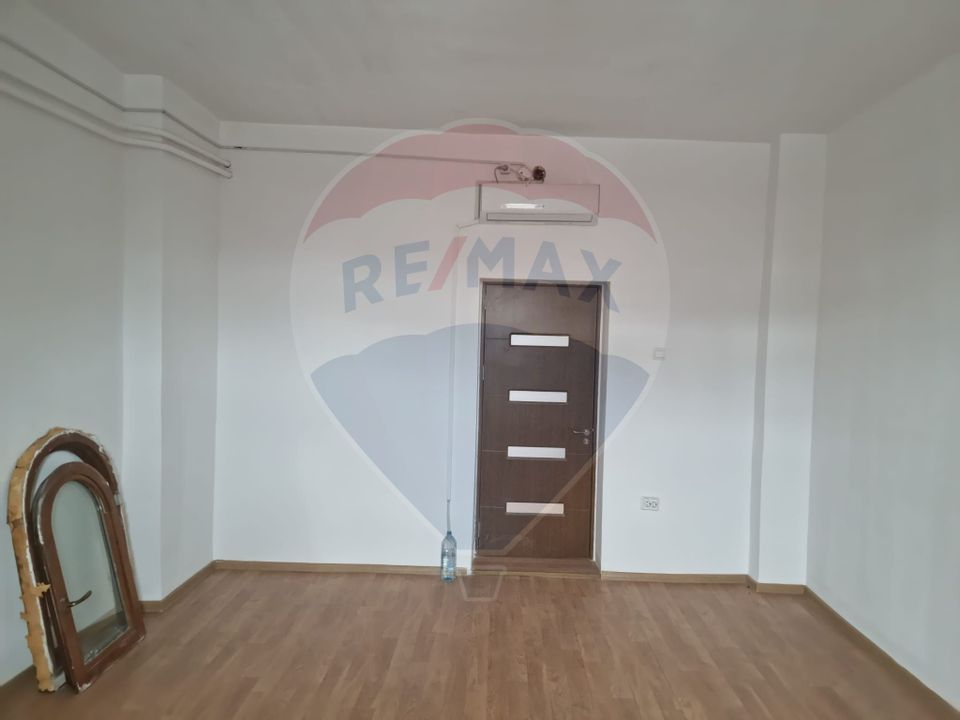 20sq.m Commercial Space for rent, Central area