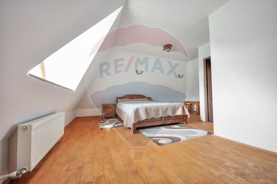 Maramuresan style house 4 bedrooms, 4 bathrooms, land 1500, Maramures