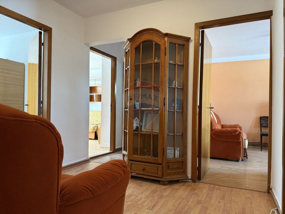 3 room Apartment for sale, Mioritei area