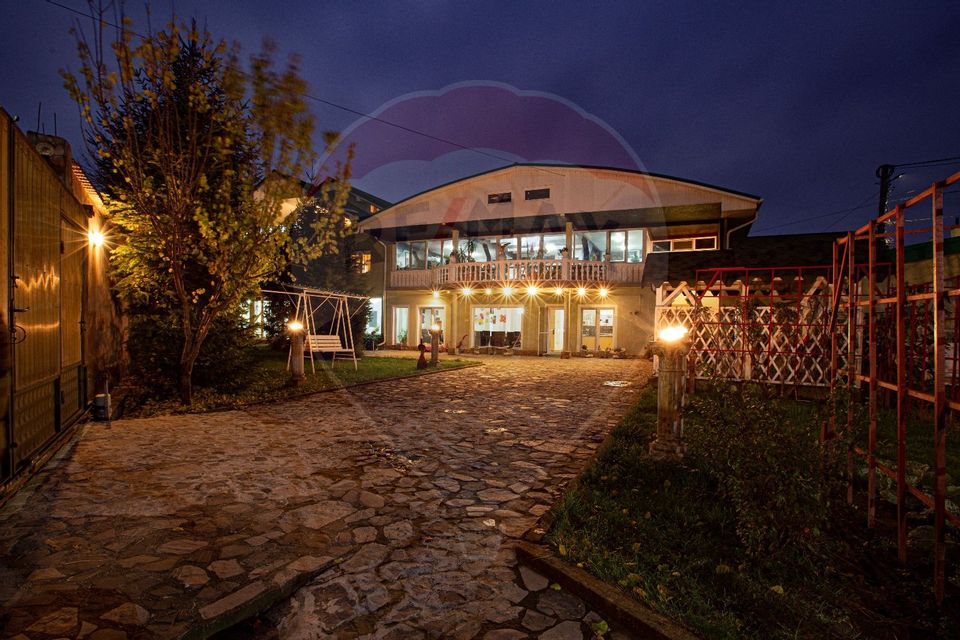 4 room Hotel / Pension for sale, Calea Moldovei area