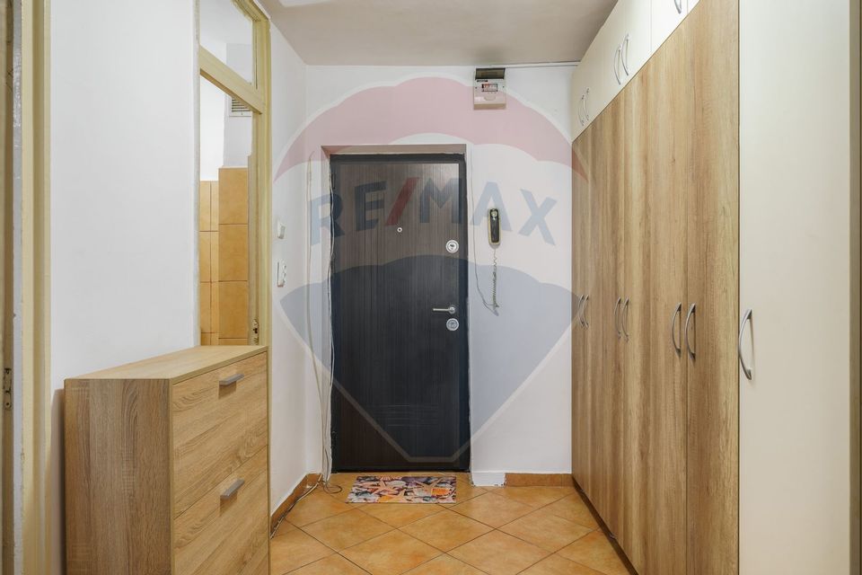 Garsoniera decomandata - Motoc 9 -  13 Septembrie