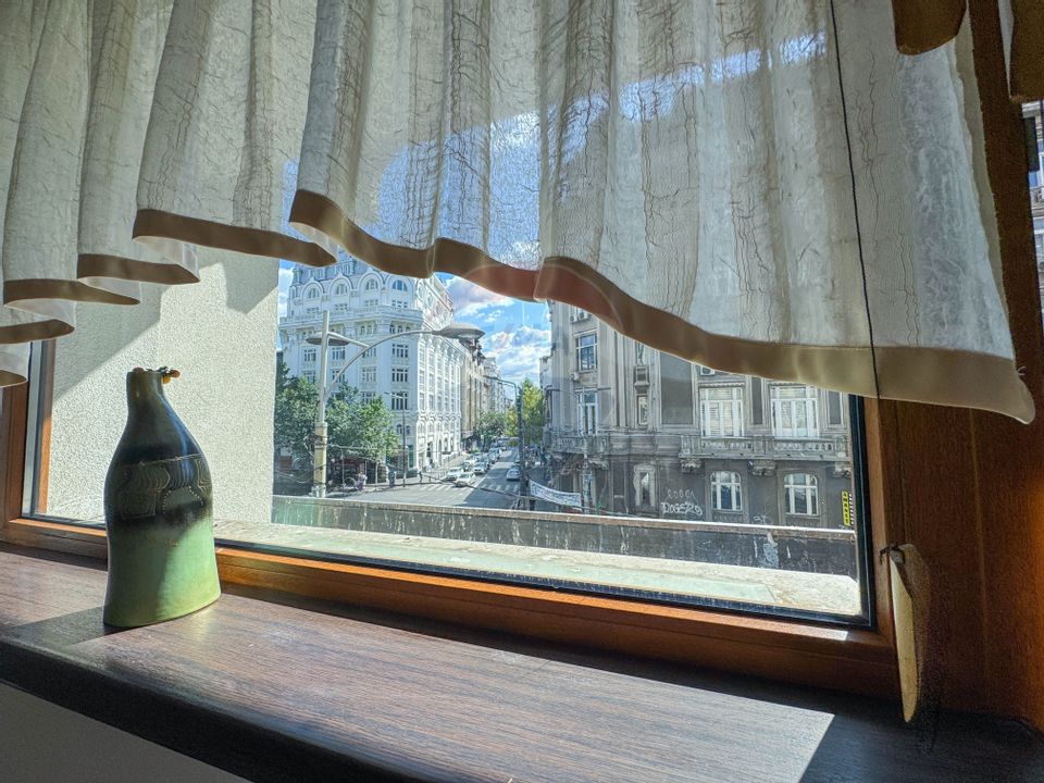 De inchiriat – Apartament elegant cu 3 camere,  Zona Piata Rosetti