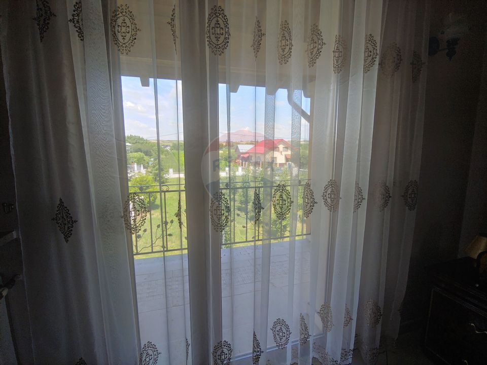 Casă / Vilă de lux cu 5 camere de vânzare în Vadu Moldovei, Suceava