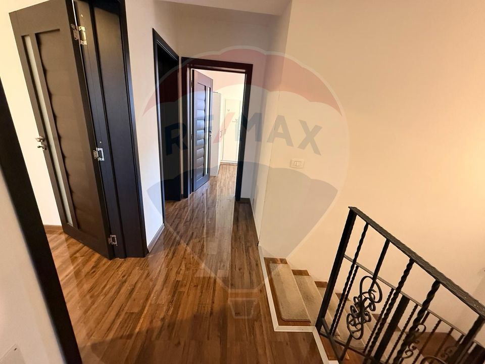 Casă / Vilă cu 4 camere de vânzare in Sanpetru