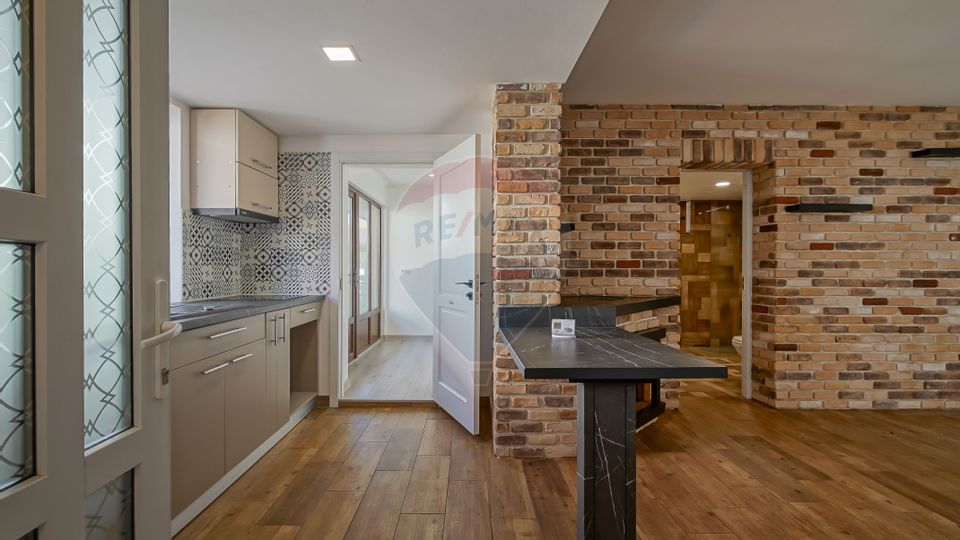 8 room House / Villa for sale, Aurel Vlaicu area