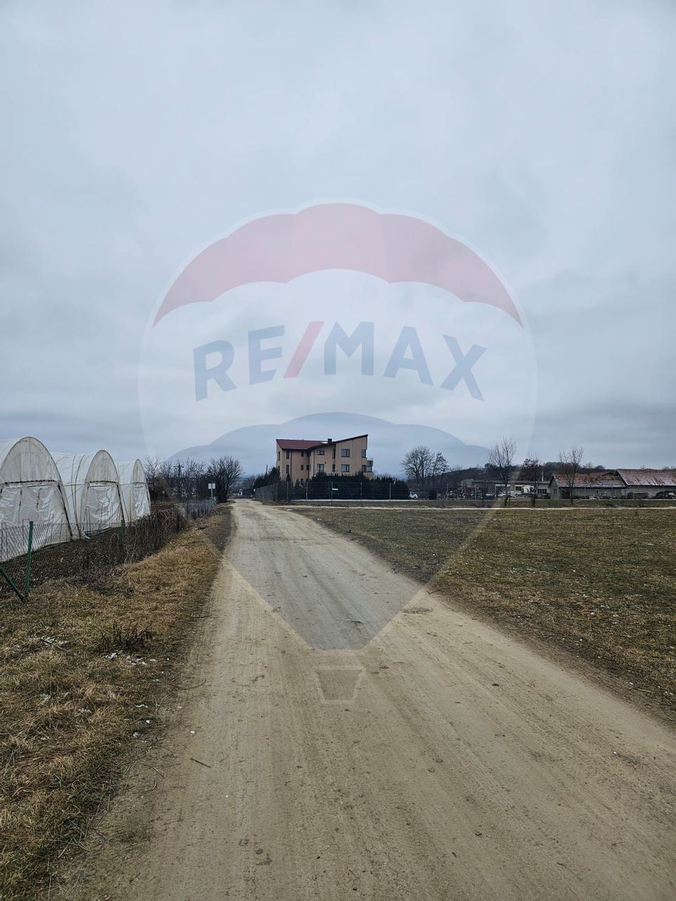 TEREN  INTRAVILAN  5000mp ORAS CISNADIE  STR. SELIMBARULUI