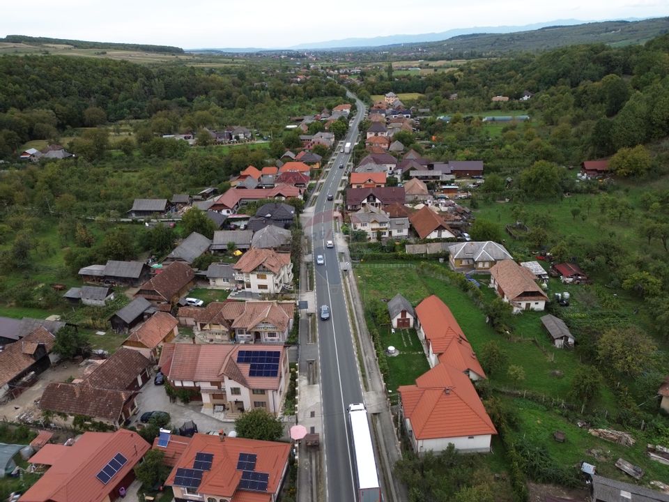 Casă din caramida cu 4 camere de vânzare in Bucumi MM langa DN