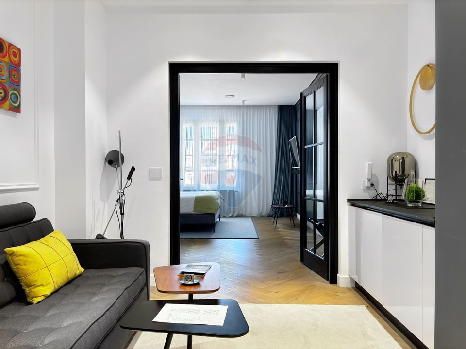 Vedere directă spre Piața Unirii, finisaje lux, apart. chirie, 97.6 mp