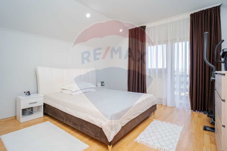 Casă / Vilă cu 5 camere de vânzare în zona Central