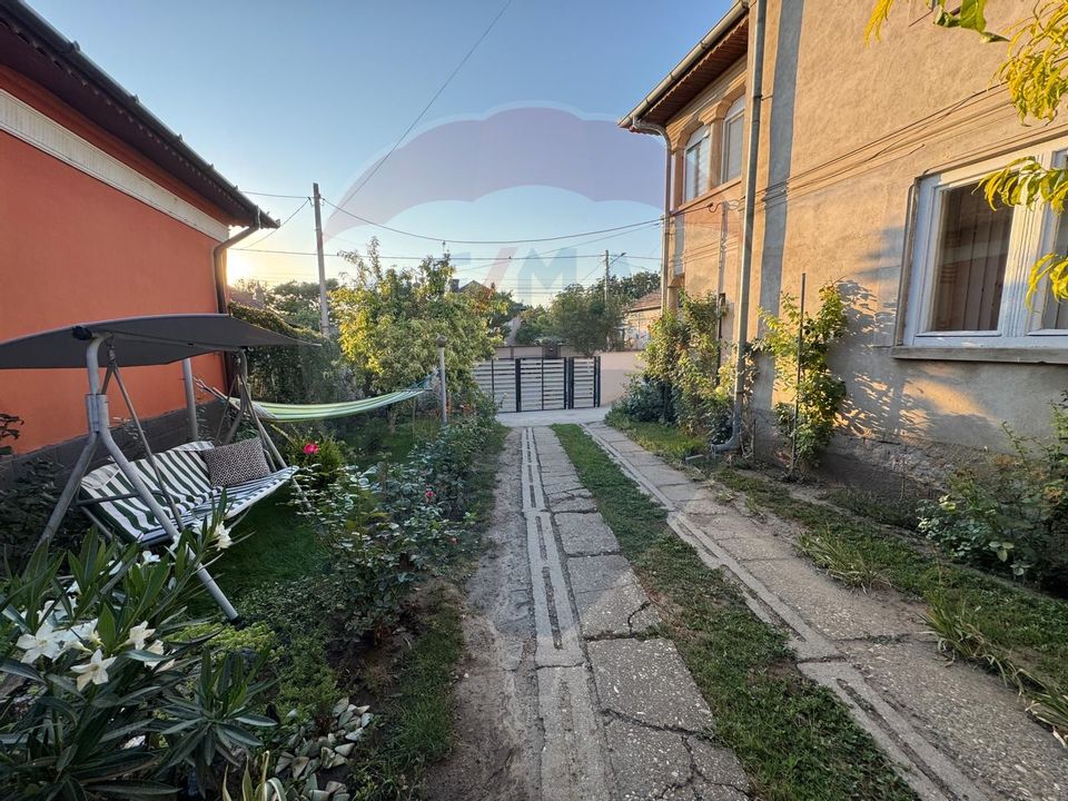 Casă / Vilă cu 7 camere de vânzare în zona Central