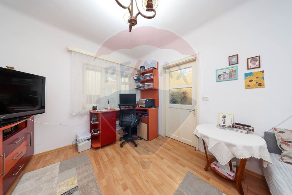 Apartament cu 5 camere de vânzare în zona Centrul Istoric