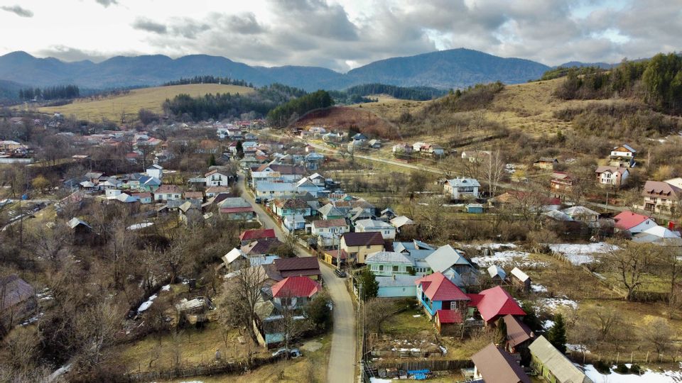 Casă / Vilă cu 4 camere de vânzare