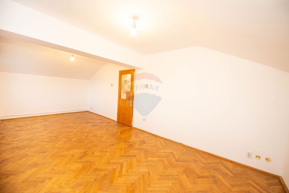 Casa individuala cu 7 camere, de vanzare 250 mp utili,  Buzau