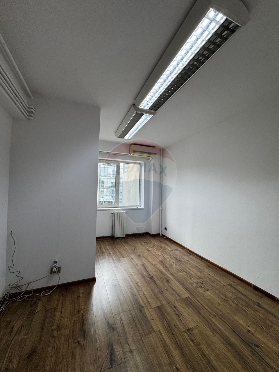 79sq.m Office Space for rent, P-ta Victoriei area