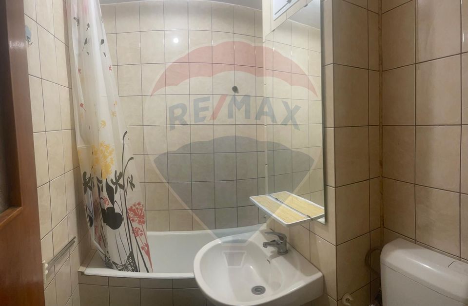 Inchiriere apartament  3 camere,  zona Plumbuita - Colentina