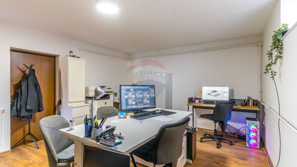 Casă cu 7 camere de vânzare în Dej
