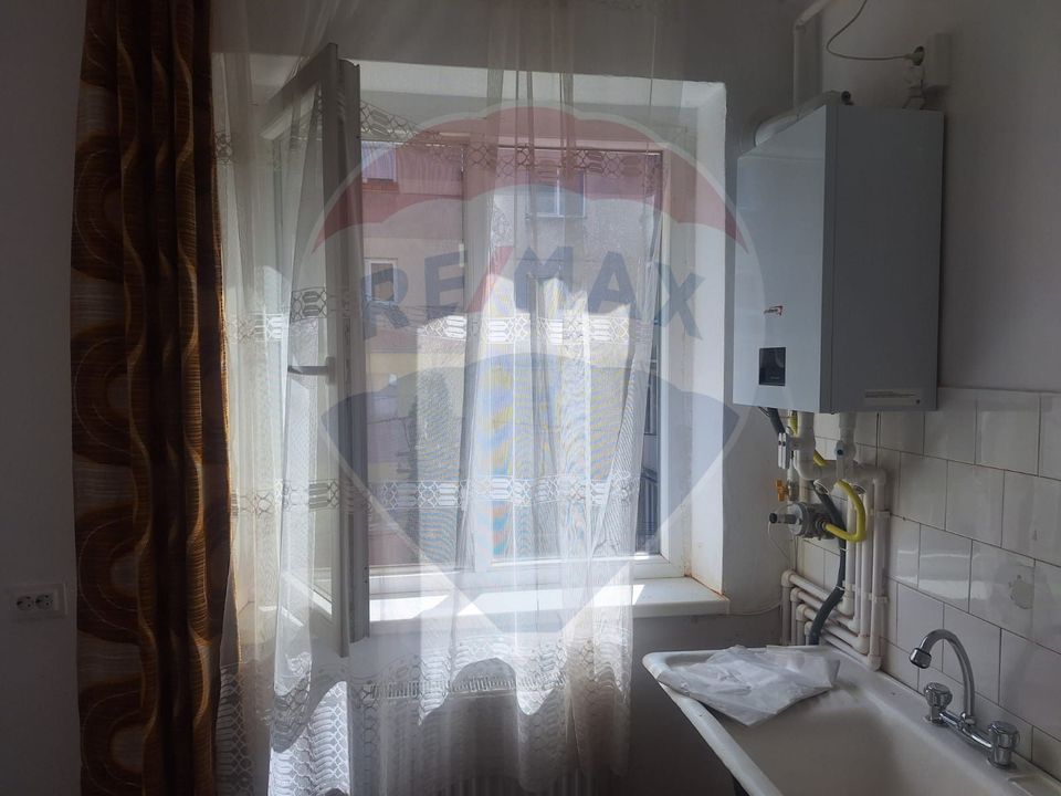Apartament cu 2 camere în zona Central Simeria, Hunedoara