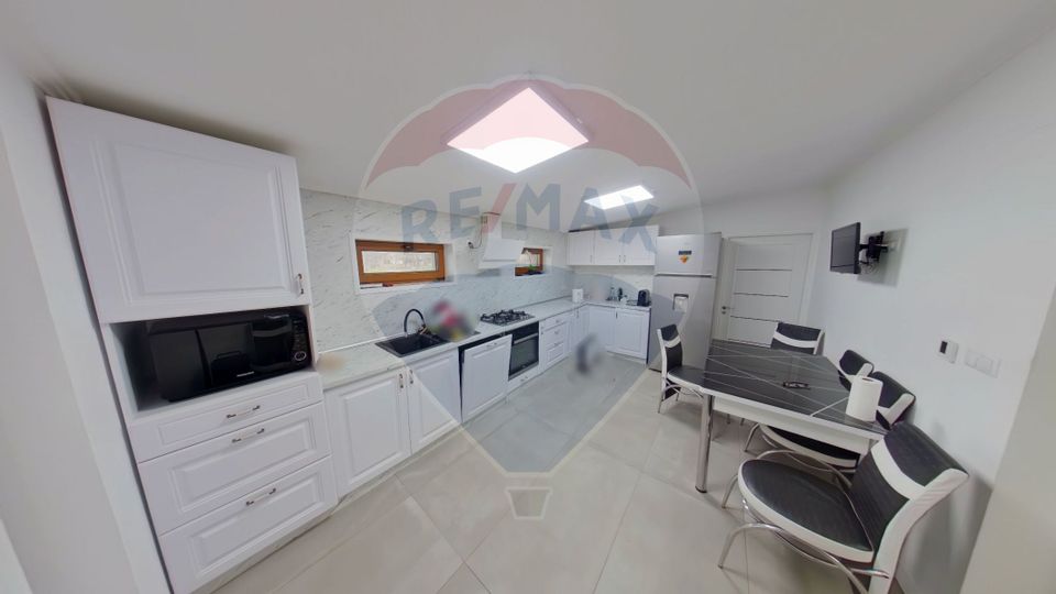 Casă / Vilă cu 6 camere de vânzare în zona Est