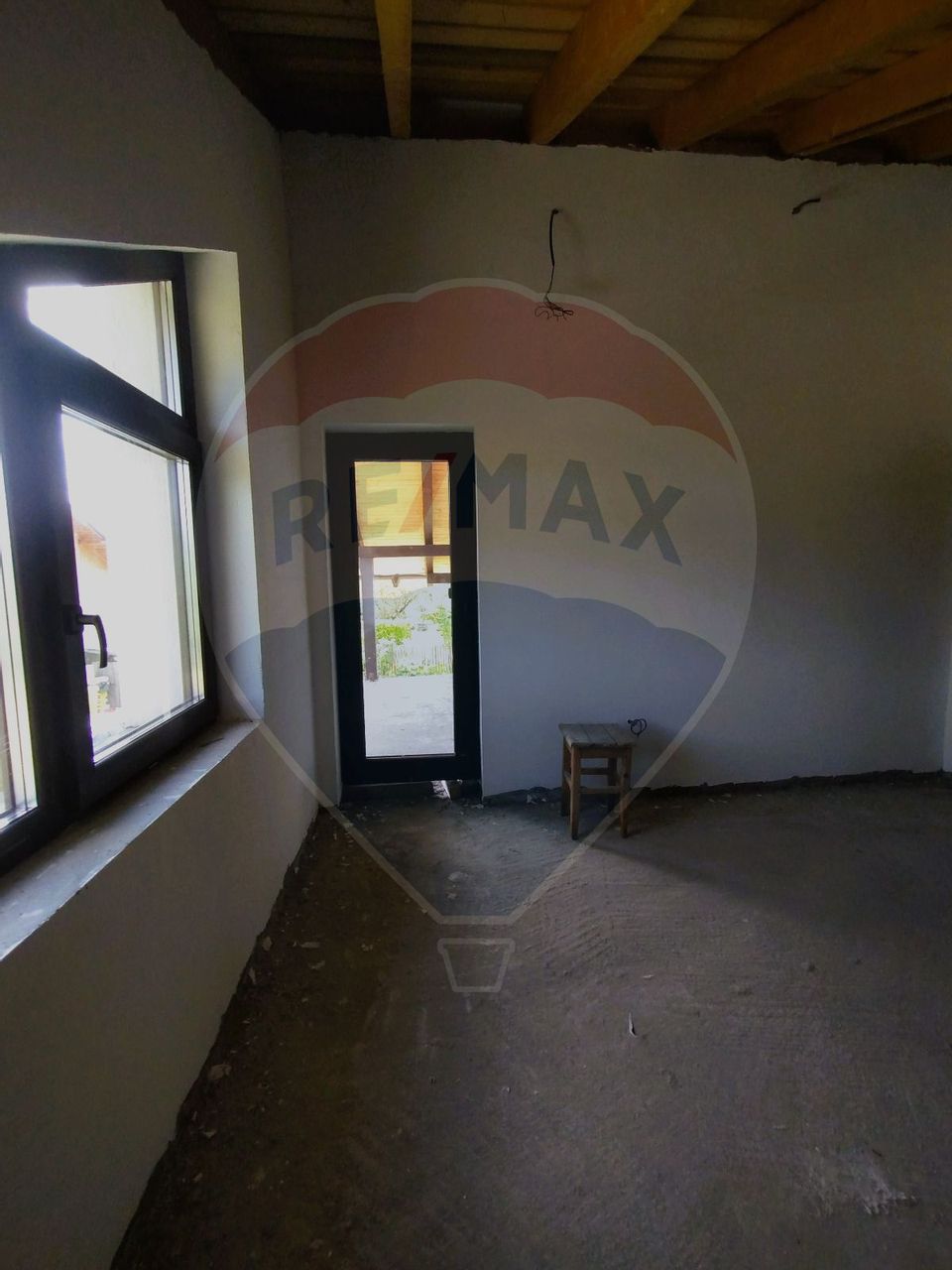 Vila moderna cu 4 camere de vânzare in Brebu, Prahova