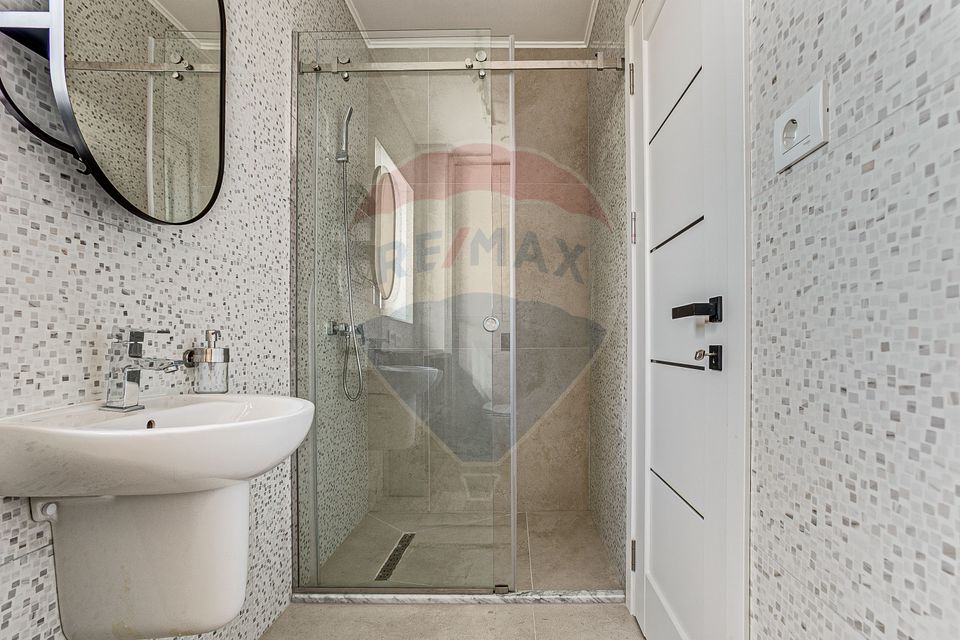 Apartament cu 3 camere de închiriat, parcare subterana, Complex Cozia