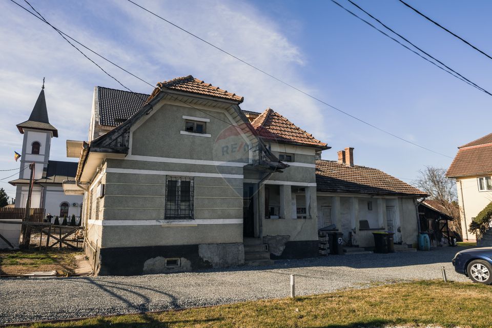 8 room House / Villa for sale, Sud-Est area