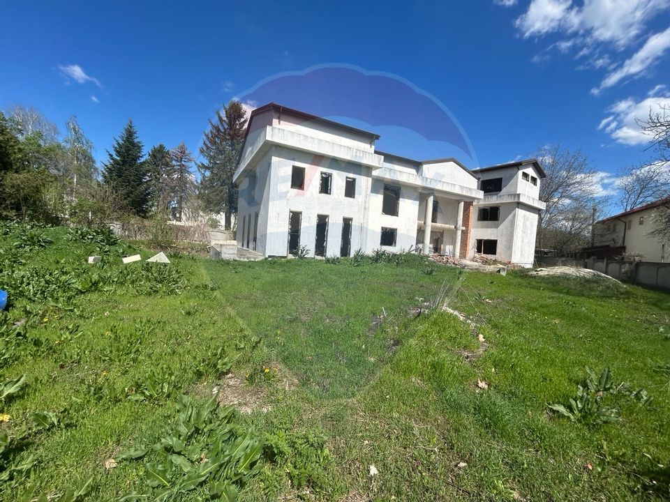 12 room House / Villa for sale, Ferme area