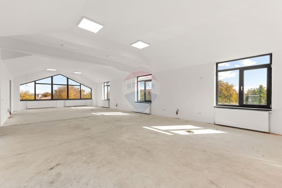 410sq.m Commercial Space for rent, Central area